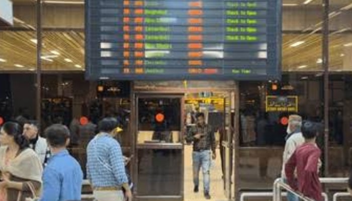 ملک بھر سے 439 پروازیں آپریٹ 84 منسوخ 83 میں تاخیر