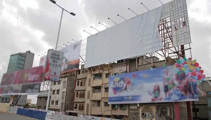 شہری انتظامیہ، غیر قانونی بل بورڈز کیخلاف کریک ڈاؤن کا فیصلہ، 15 دن کی مہلت