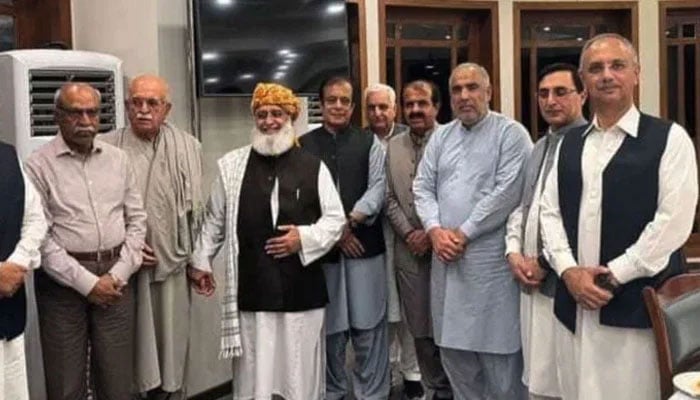 اپوزیشن کی مشترکہ پارلیمانی پارٹی کا اجلاس آج، فضل الرحمٰن بھی مدعو