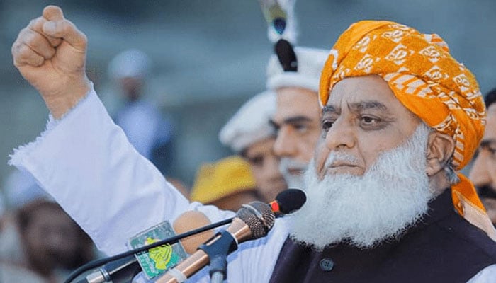 اداروں کے درمیان توازن ضروری، حکمرانوں کو آزادانہ فیصلے کرنے چاہئیں، فضل الرحمٰن