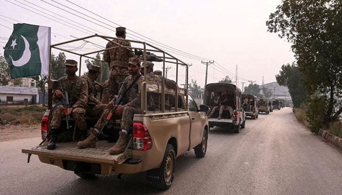 بلوچستان کے مختلف علاقوں میں انٹیلی جنس بیسڈ آپریشنز، 12  دہشت گرد ہلاک، پولیس تھانے پر حملہ