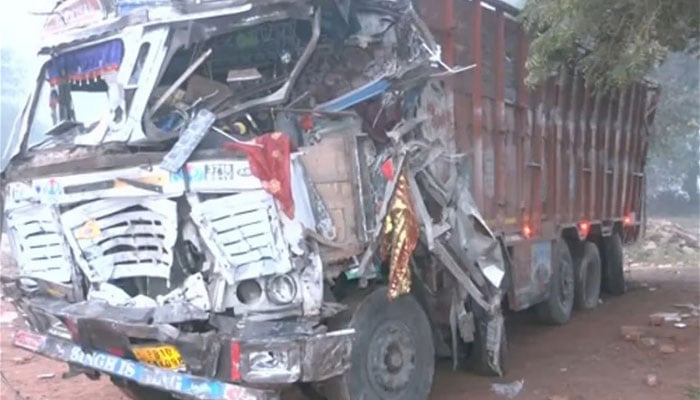 بھارت میں مندر کے قریب زائرین پر ٹرک چڑھ گیا، 15 افراد ہلاک