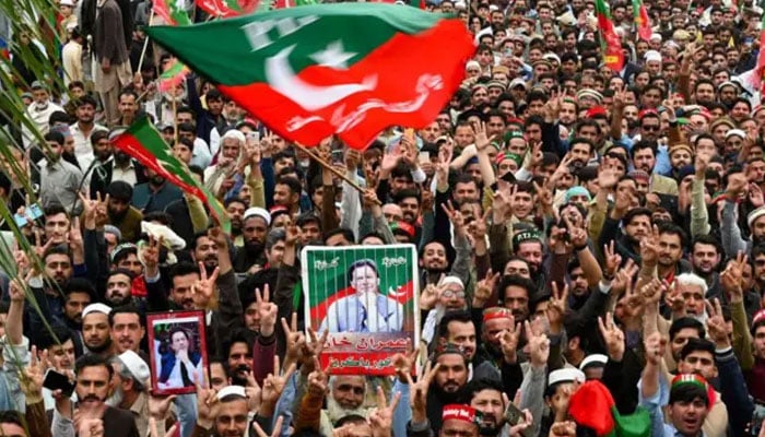 خیبرپختونخوا میں دھچکا، تحریک انصاف کی عمران اور اہل خانہ کیلئے ریلیف لینے کی دوبارہ کوششیں، موقع ضائع ہونے کا اعتراف