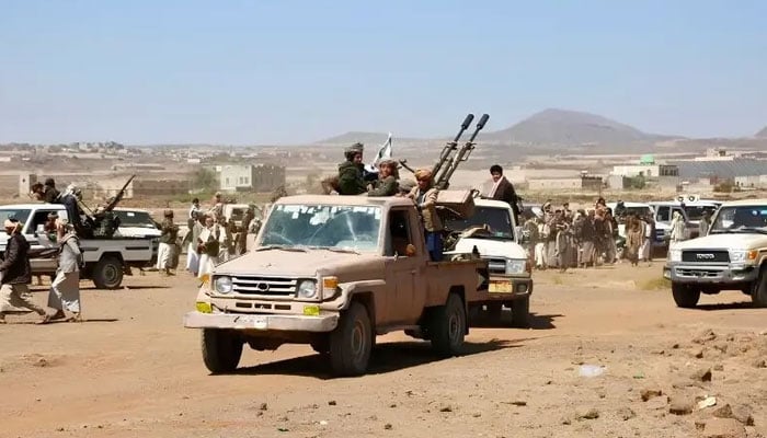 یمنی فوجی کیمپ پر حوثی حملہ، 53 جاں بحق، 200 زخمی