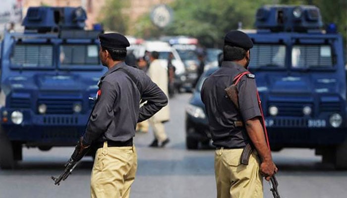 کراچی، مبینہ پولیس مقابلوں میں 8 ڈاکو مارے گئے
