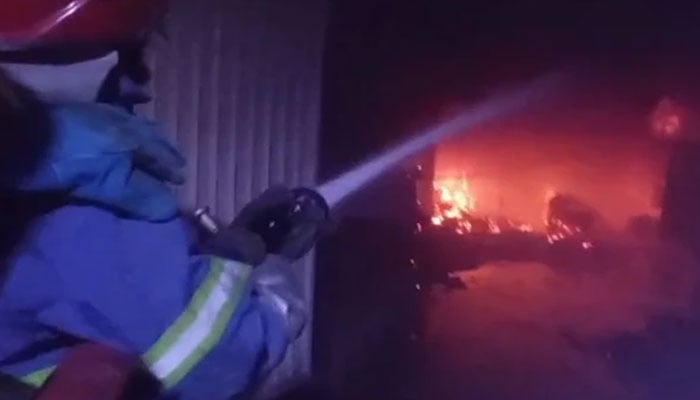 رام سوامی، لکڑیوں کے گودام میں لگنے والی آگ پر فائر بریگیڈ نے قابو پالیا