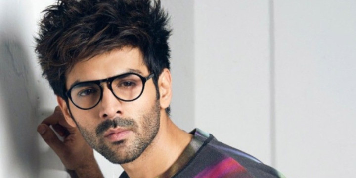 Kartik Aaryan shows how 'unmasked faces' can catch the virus immediately Kartik Aaryan shows how 'unmasked faces' can catch the virus immediately