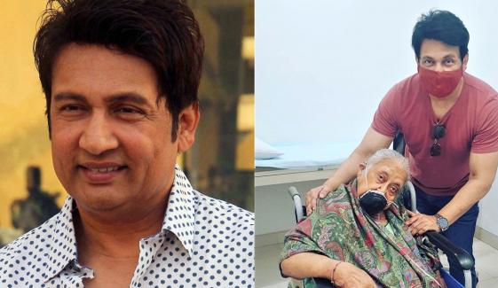 Shekhar Suman promises to miss late mother 'till my last breath'