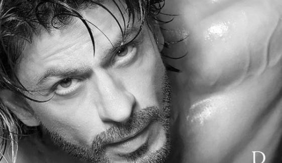 Shah Rukh Khan looks fearless, seductive in Dabboo Ratnani's 2021 calender