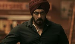 ANTIM: Salman Khan dances with Varun Dhawan, Aayush Sharma in track 'Vighnaharta'
