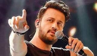 Atif Aslam does WhatsApp calls with fans, wins hearts 
