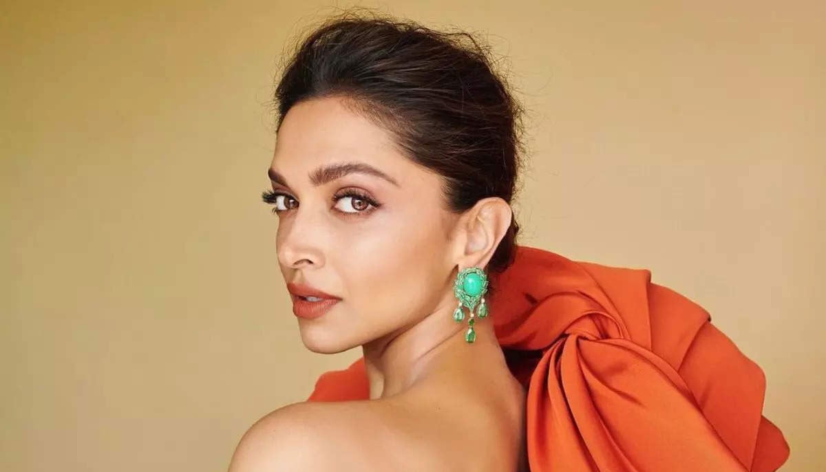 Deepika Padukone grabs eyeballs in bright orange co-ord set at the airport:  PICS, News