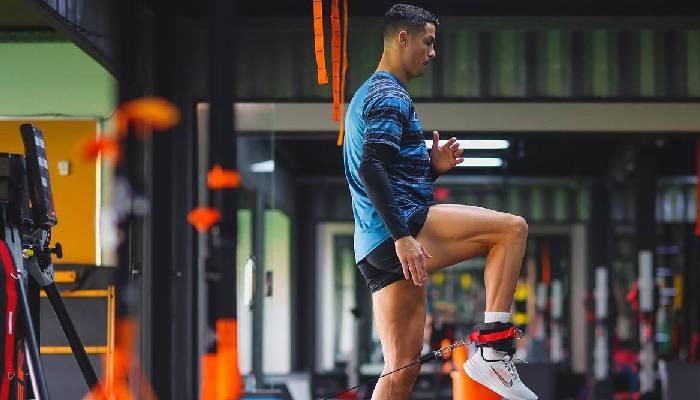 How does Cristiano Ronaldo maintain top fitness at 39?