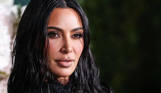 Kim Kardashian learns her calmness is trauma response to past robbery
