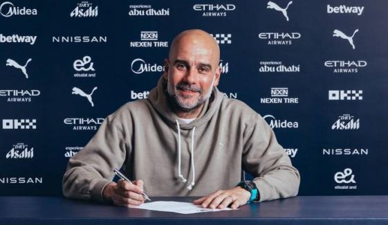 Manchester City manager Pep Guardiola secures new contract