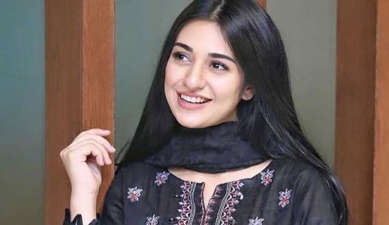 Sarah Khan breaks silence on skipping Hum Style Awards 