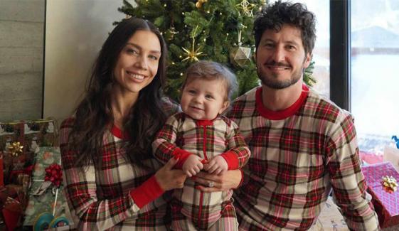 'DWTS' winner Jenna Johnson takes son Rome to see  Santa Claus 