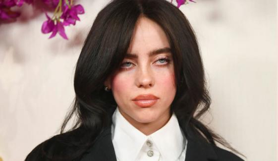 Billie Eilish shares her pre-concert makeup routine with clever tricks