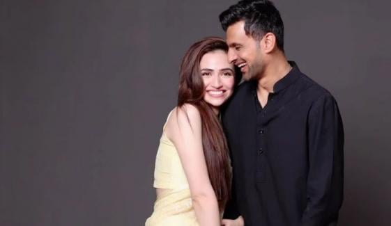 Sana Javed gushes over Shoaib Malik's photography skills on date night 