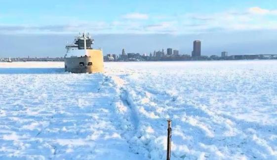 Freighter finally freed from Lake Erie ice after days of struggle