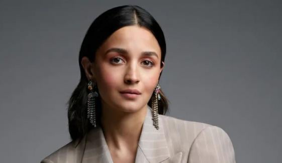 Alia Bhatt toasts to 25 years of Sabyasachi with heartwarming tribute 