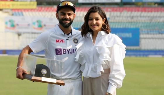 Watch: Anushka Sharma candid reaction to Virat Kohli’s early dismissal