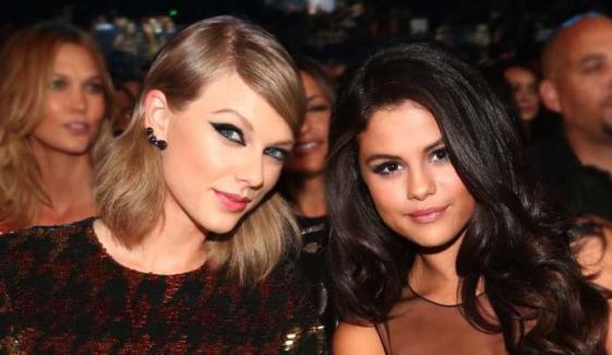 Taylor Swift, Selena Gomez send fans into frenzy with surprise appearance