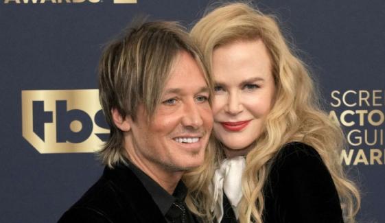 Keith Urban gives sweet shoutout to Nicole Kidman while accepting ACM honor