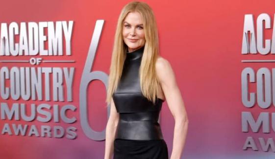 Nicole Kidman reclaims her iconic long hair era, ditches pixie cut at ACMs 2025