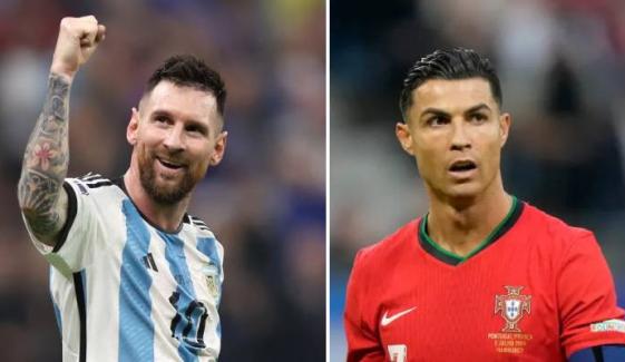 Lionel Messi breaks Cristiano Ronaldo's record in major career milestone