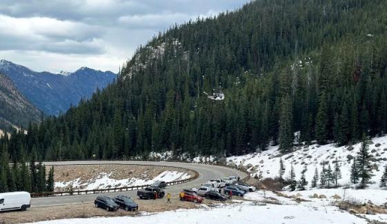 US man survives 400ft fall in North Cascades as 3 others die