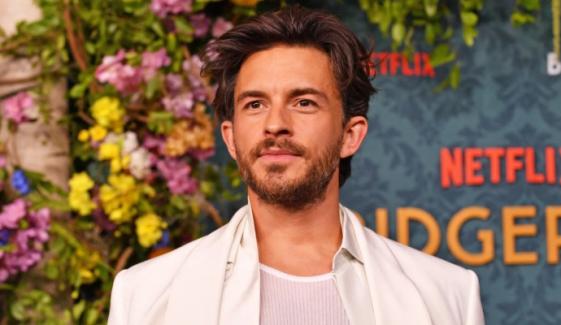 Jonathan Bailey reacts to James Bond casting buzz in awkward moment