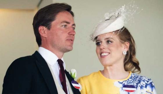 Princess Beatrice shares tender kiss with husband Edoardo at Royal Ascot