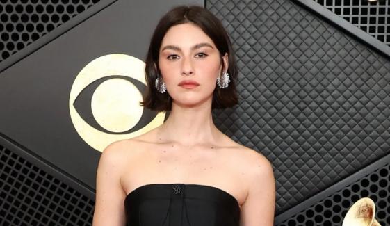 Gracie Abrams debuts new unreleased track at 2025 Glastonbury Festival 