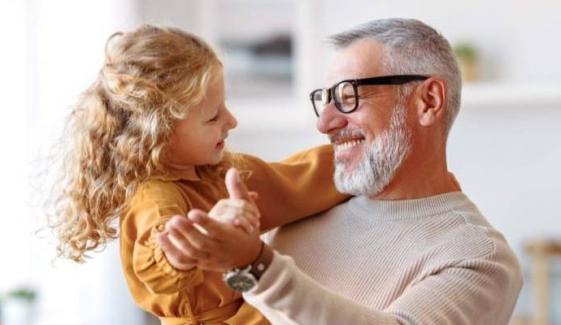 UK sees unexpected rise in over-60 fathers, experts surprised