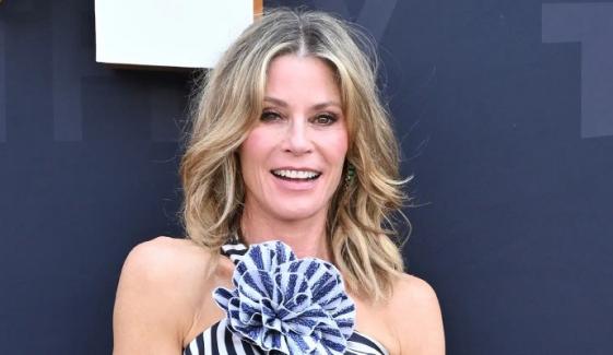 Julie Bowen pokes fun at return in 'Happy Gilmore 2'