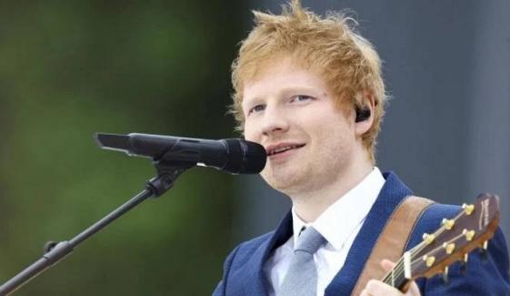 Ed Sheeran performs ‘Teenage Dirtbag’ with high school band