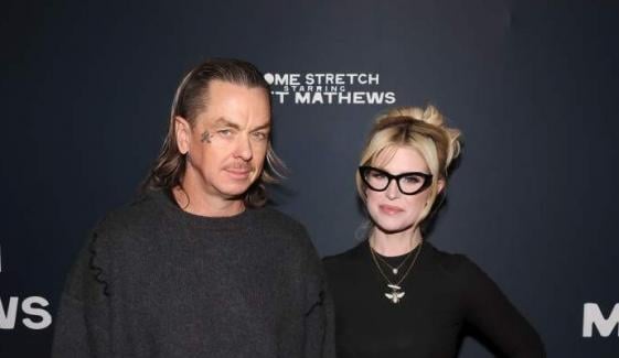 Sid Wilson proposes to Kelly Osbourne at her dad's final Black Sabbath Show