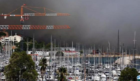 Marseille airport shuts down as wildfire approaches French city