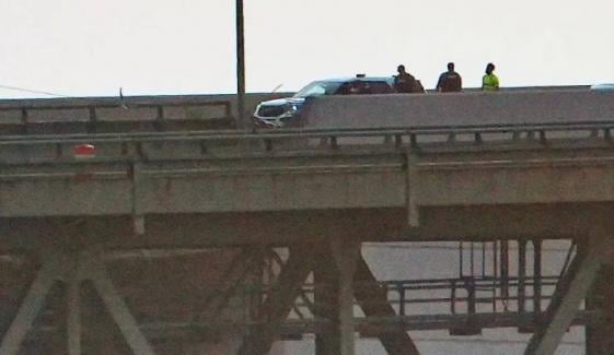 Delaware Memorial Bridge accident sparks major rescue after truck plunges into river