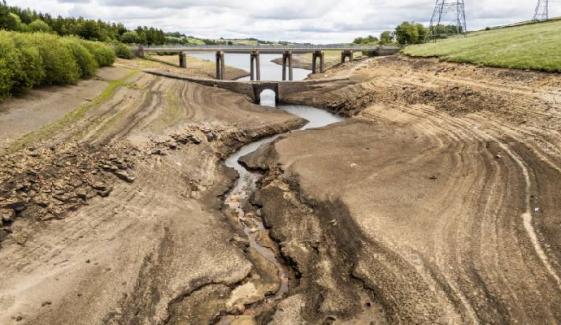 UK drought declared in Midlands as hosepipe bans loom