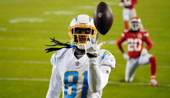Mike Williams announces retirement from football