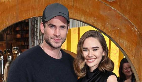 Liam Hemsworth, Gabriella Brooks bring romance to Chris’ London film premiere