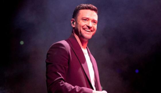 Justin Timberlake hypes up Paris fans with big shout-out after hit concert