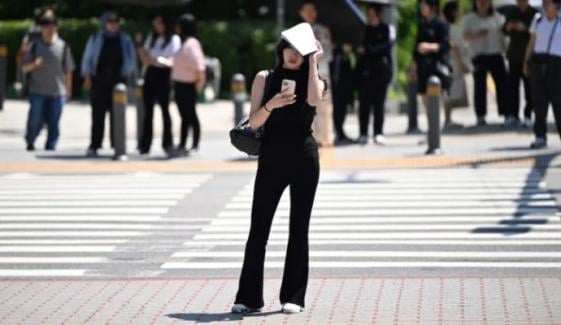 Japan, South Korea scorch under blistering heat amid climate crisis
