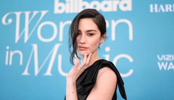 Gracie Abrams swoons over ‘electric, impossible to believe’ Lollapalooza show