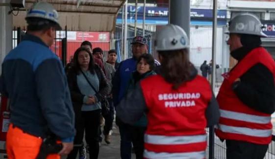 Search underway for two trapped Chilean miners after four found dead