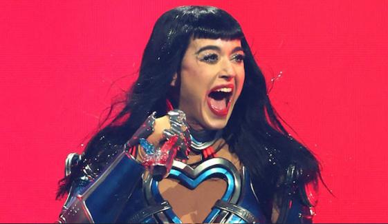 Katy Perry shares gruesome snap of brutal knee injuries from Lifetimes tour 