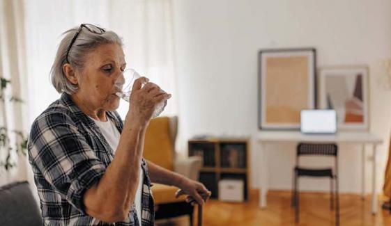 Can standing up often may prevent cardiac diseases in postmenopausal women?