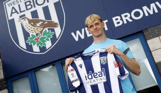 Toby Collyer joins West Brom on loan from Manchester United